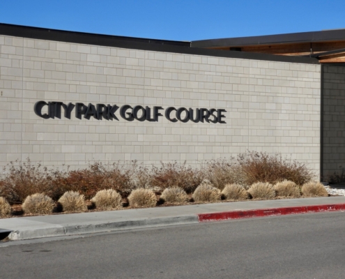 golf-course-sign